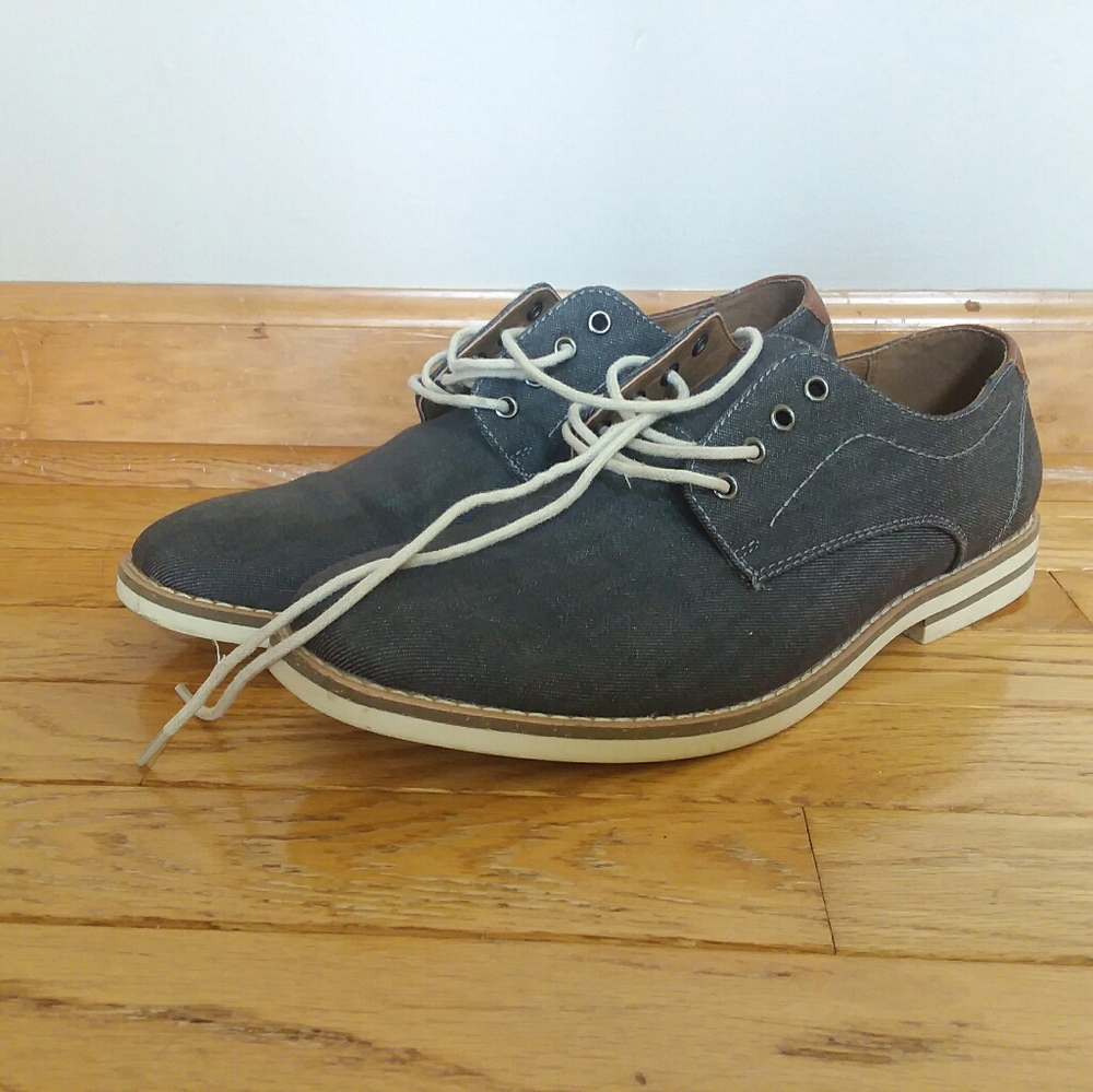 LIKE NEW mens dress shoes